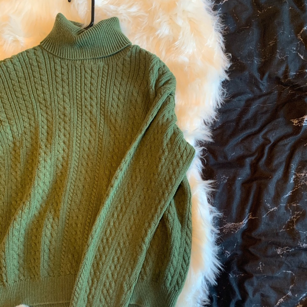 Vintage knit sweater!